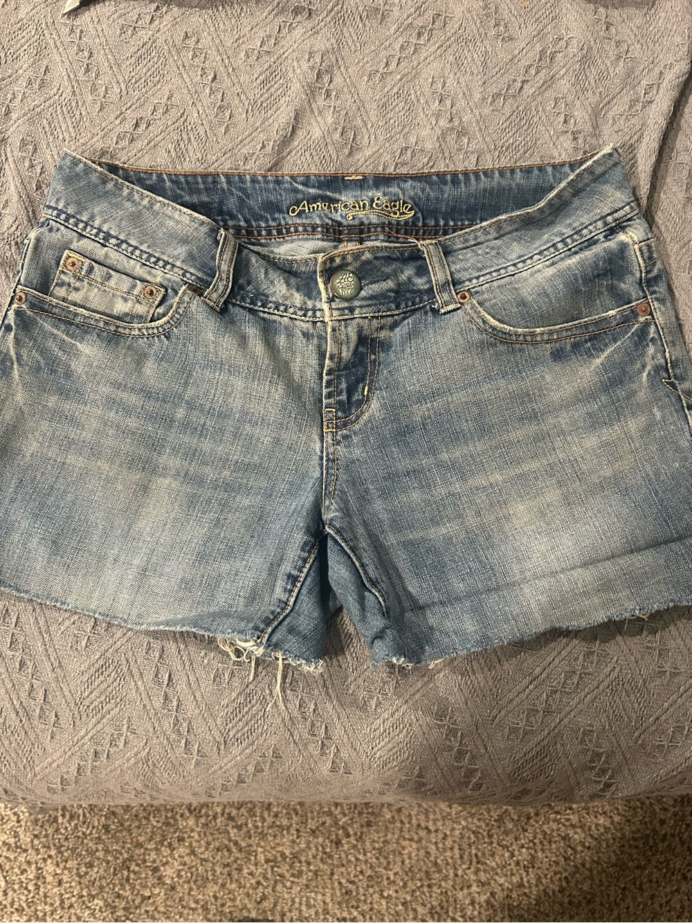 2000s American eagle Jean shorts